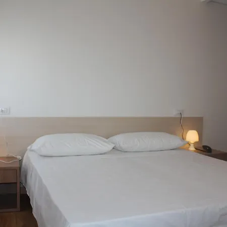 Gronda Lagunare Hotell 2*